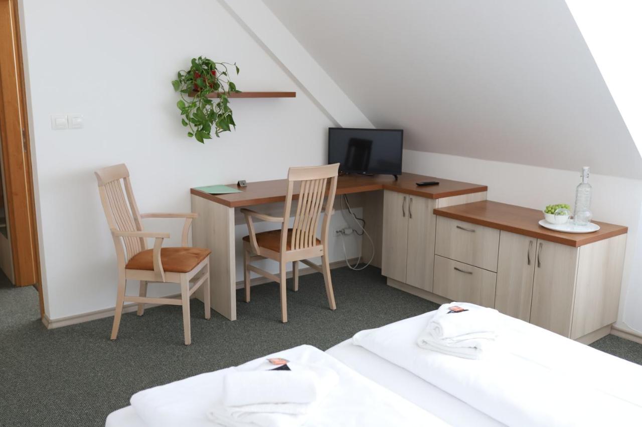 Hotel Tišnovská Rychta Esterno foto