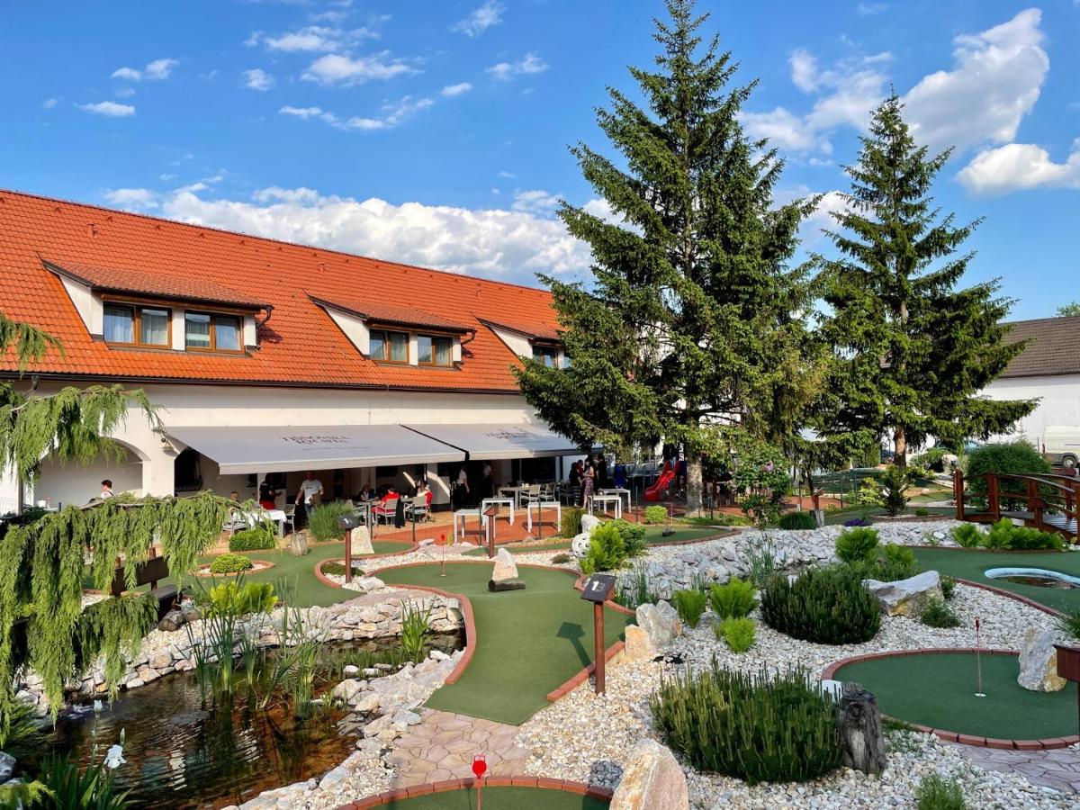 Hotel Tišnovská Rychta Esterno foto